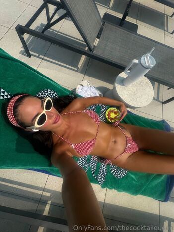 Alyss / thecocktailqueen nude photo #39