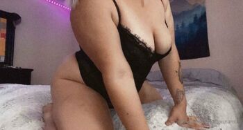 des / thecrocmamixo nude photo #7