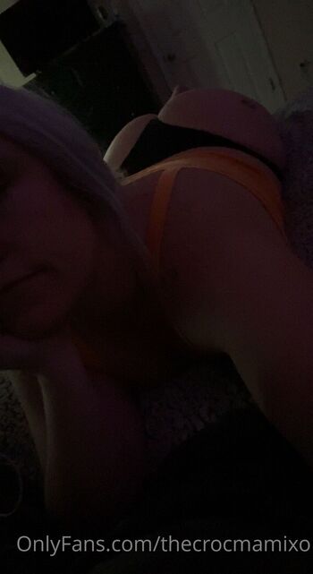 des / thecrocmamixo nude photo #11