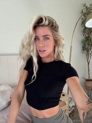 Dakota Ly / thedakotalyn nude photo #8