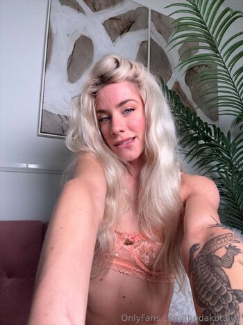 Dakota Ly / thedakotalyn nude photo #13