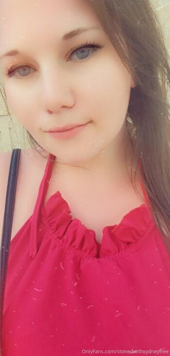 The Girl Next Doo / thegirlnextdoorfree / yourlocalraveslut nude photo #31