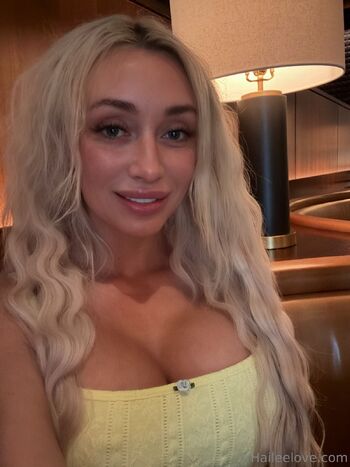 Hailee Lov / thehaileelove nude photo #1