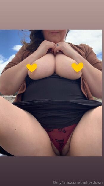 thelipsdown nude photo #1