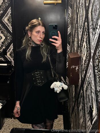 themajoron / themajoroni nude photo #2