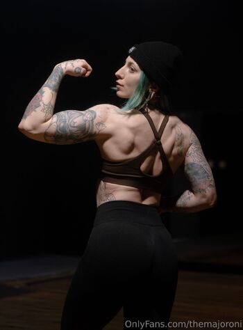 themajoron / themajoroni nude photo #8