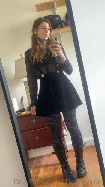 themajoron / themajoroni nude photo #17