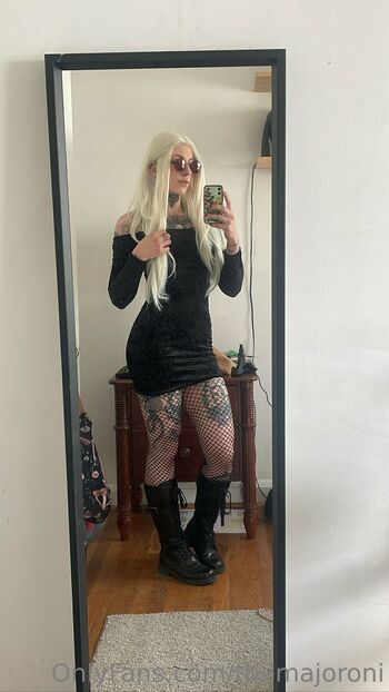 themajoron / themajoroni nude photo #25
