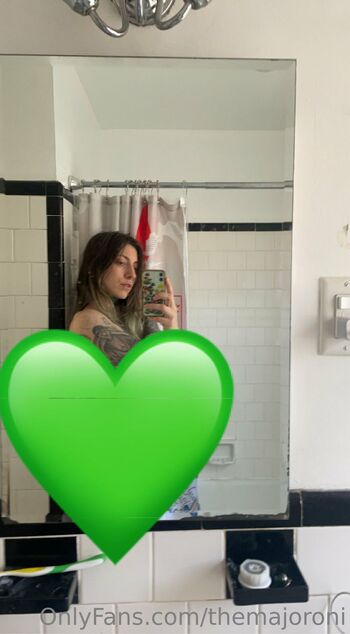 themajoron / themajoroni nude photo #29