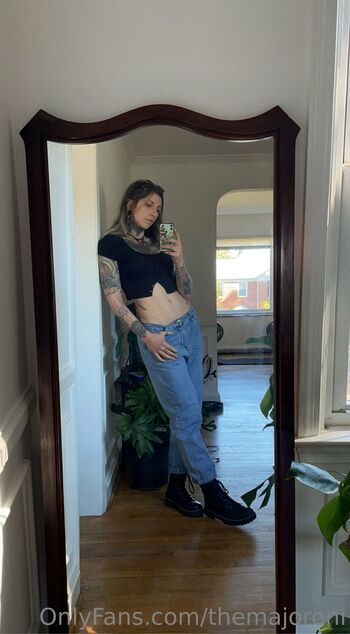 themajoron / themajoroni nude photo #33