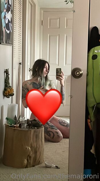 themajoron / themajoroni nude photo #34