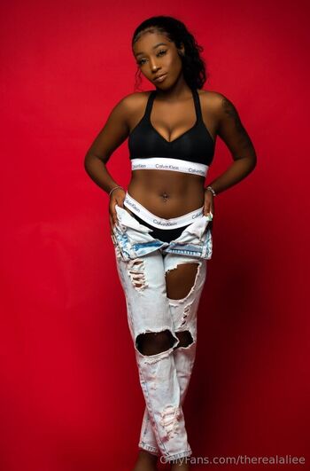 A L I E / therealaliee nude photo #7