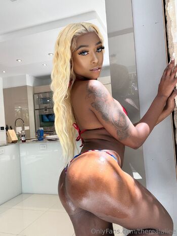 A L I E / therealaliee nude photo #13