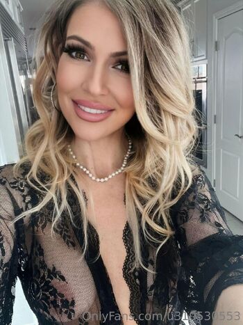 TheRealGigiDio / therealgigidior / gigidiorsfw / gigiasseenontv / mygigidiorvip nude photo #25