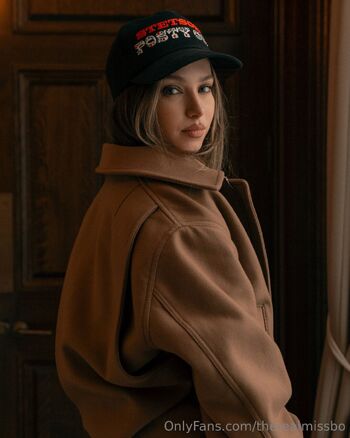 Miss B / therealmissbo nude photo #5