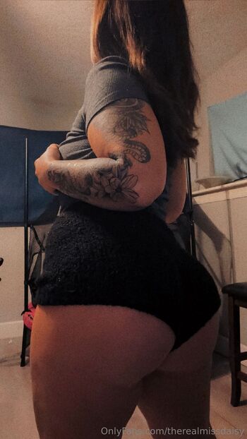 MissCumAlo / therealmissdaisy nude photo #1