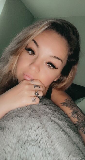 MissCumAlo / therealmissdaisy nude photo #24
