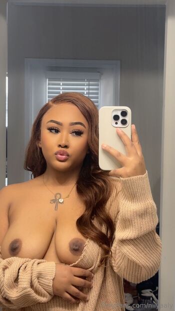 niyaaly / therealniyaaly nude photo #2