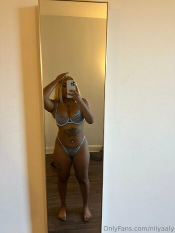 niyaaly / therealniyaaly nude photo #31