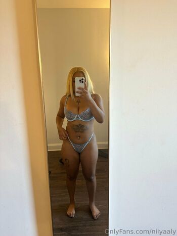 niyaaly / therealniyaaly nude photo #32
