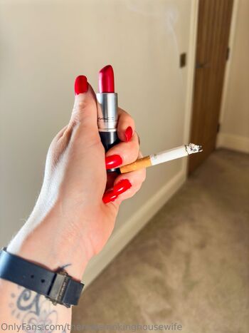 Tʜᴇ Rᴇᴀʟ Sᴍᴏᴋɪɴɢ Hᴏᴜsᴇᴡɪғᴇ Oғ Oɴʟʏғᴀɴs / therealsmokinghousewife nude photo #27