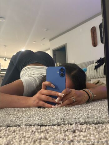 drea / therealwynni nude photo #8