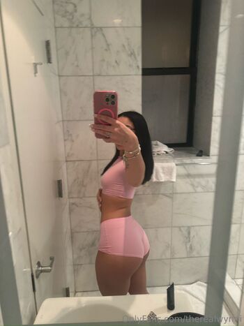 drea / therealwynni nude photo #29