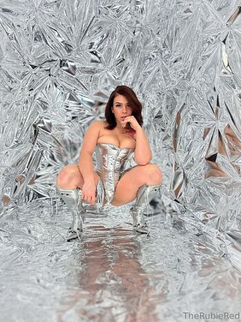 Rubie Red / therubiered nude photo #5