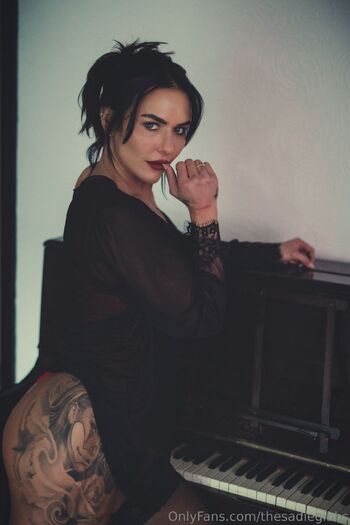 Sadie Gibb / thesadiegibbs nude photo #17