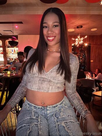 Skyla / theskylasun nude photo #12