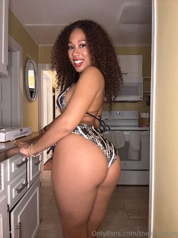 Skyla / theskylasun nude photo #24