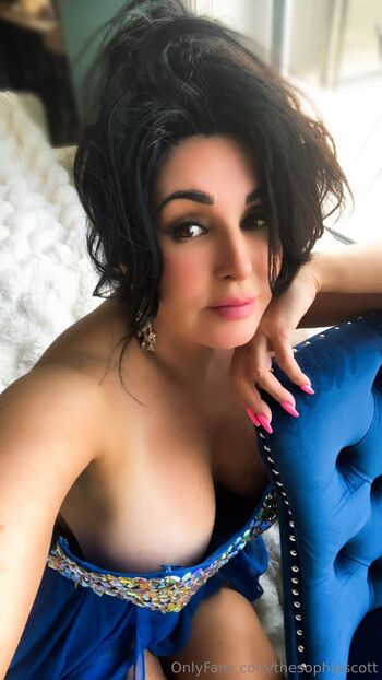 Sophia Scott Cougar FRE / thesophiascott nude photo #8