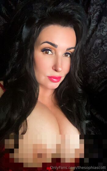 Sophia Scott Cougar FRE / thesophiascott nude photo #18