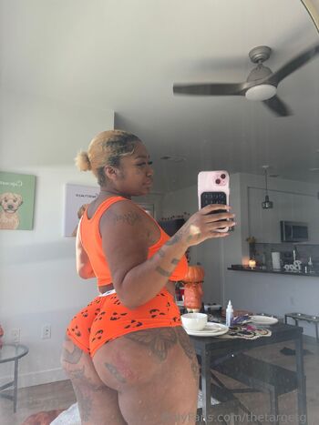 Nev / thetargetgirl / itsnevvycakes / hazythefreak / nevvygoeslive nude photo #8