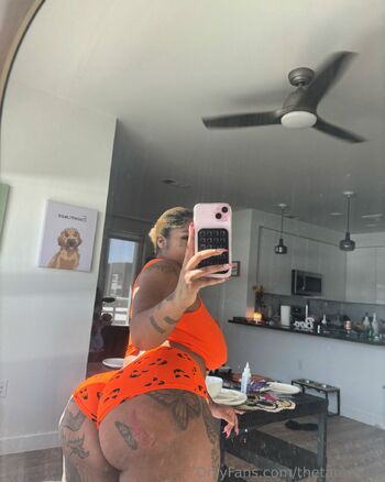 Nev / thetargetgirl / itsnevvycakes / hazythefreak / nevvygoeslive nude photo #11