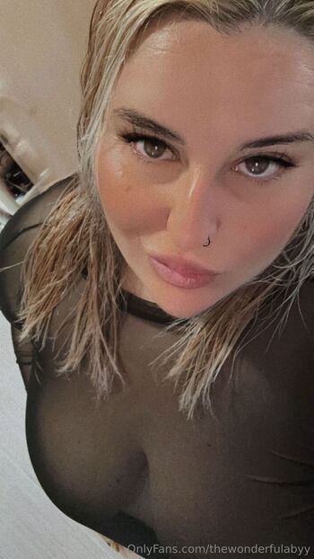 𝘝𝘦𝘯𝘰𝘮 𝘢𝘣𝘺 / thewonderfulabyy nude photo #2