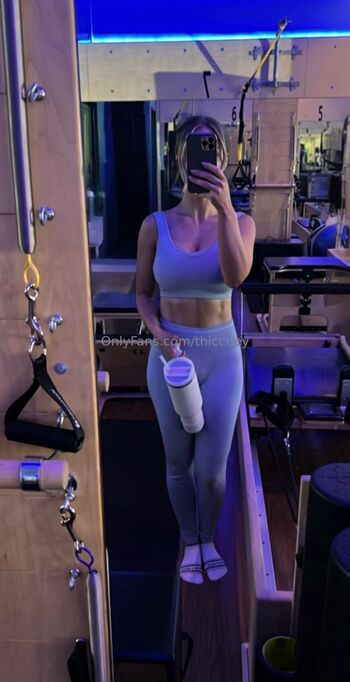 Whitney / thiccney nude photo #2