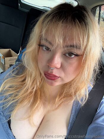 Thiccstrawberr / thiccstrawberryspam nude photo #10