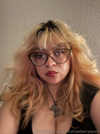 Thiccstrawberr / thiccstrawberryspam nude photo #14