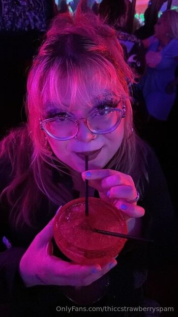 Thiccstrawberr / thiccstrawberryspam nude photo #30