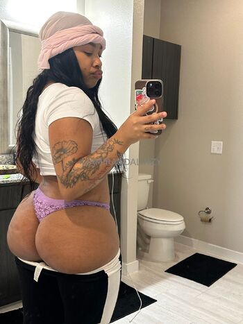 The Comfy Princes / thickahbrwngirl nude photo #7
