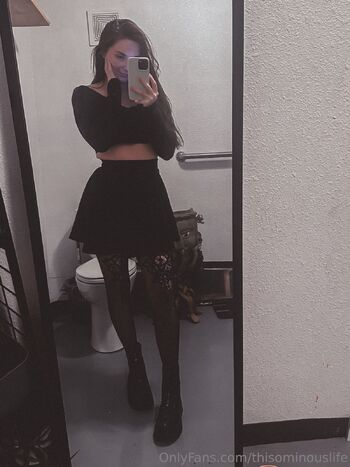 deadxbb / thisominouslife nude photo #36