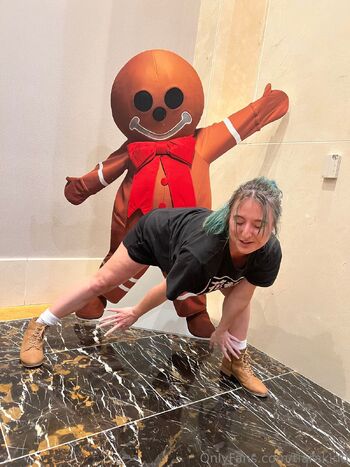 tiarakind nude photo #2