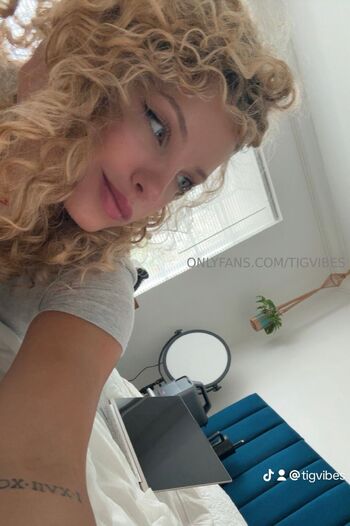 Lily Mari / tiggoddess / tigvibes nude photo #15