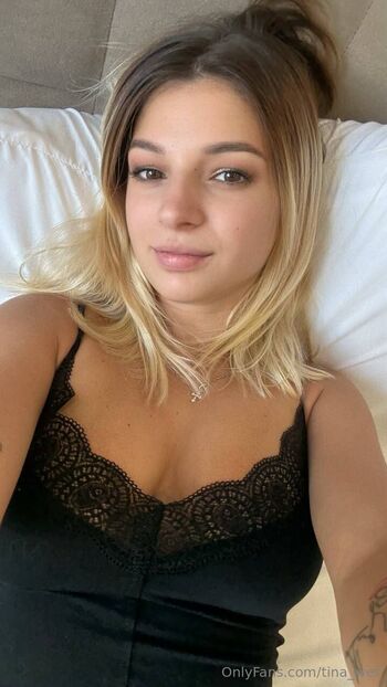 𝚈𝚘𝚞𝚛 𝙳𝚎𝚊𝚛 𝚃𝚒𝚗𝚊 / tina_wet nude photo #11