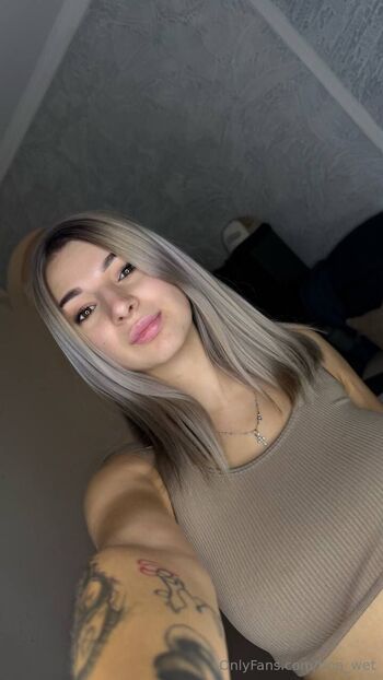 𝚈𝚘𝚞𝚛 𝙳𝚎𝚊𝚛 𝚃𝚒𝚗𝚊 / tina_wet nude photo #18