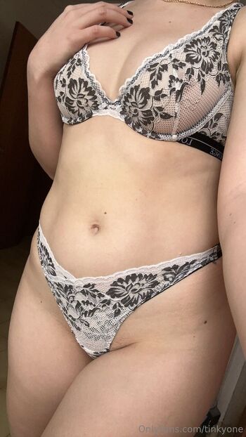 Tinky on / tinkyone nude photo #13