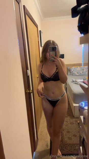 Tinky on / tinkyone nude photo #29