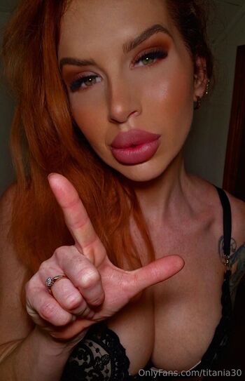 Mistress Titania Span / titania30 nude photo #11