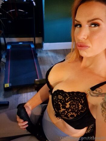 Mistress Titania Span / titania30 nude photo #12